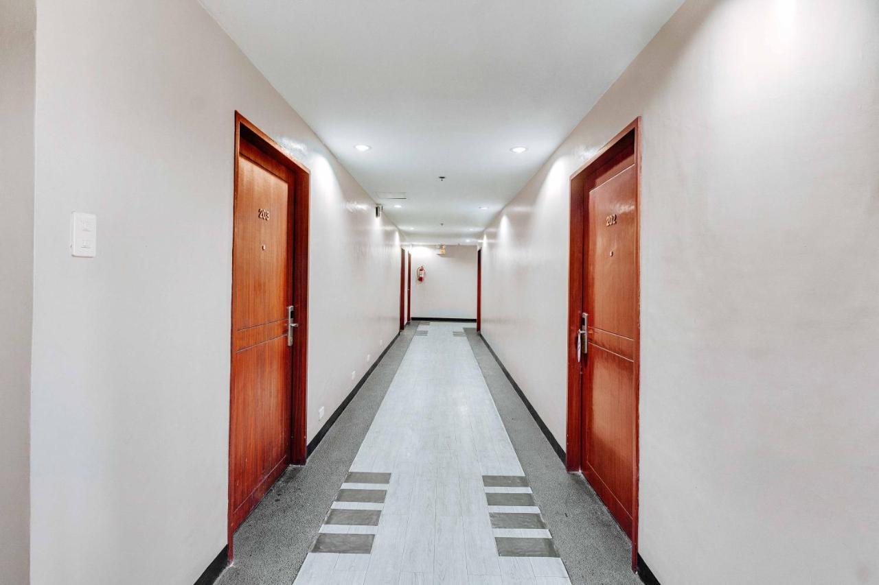 เรดดอร์ซ พลัส เนียร์ แมงโก้อเวนิว เซบู Hotel Cebu ภายนอก รูปภาพ